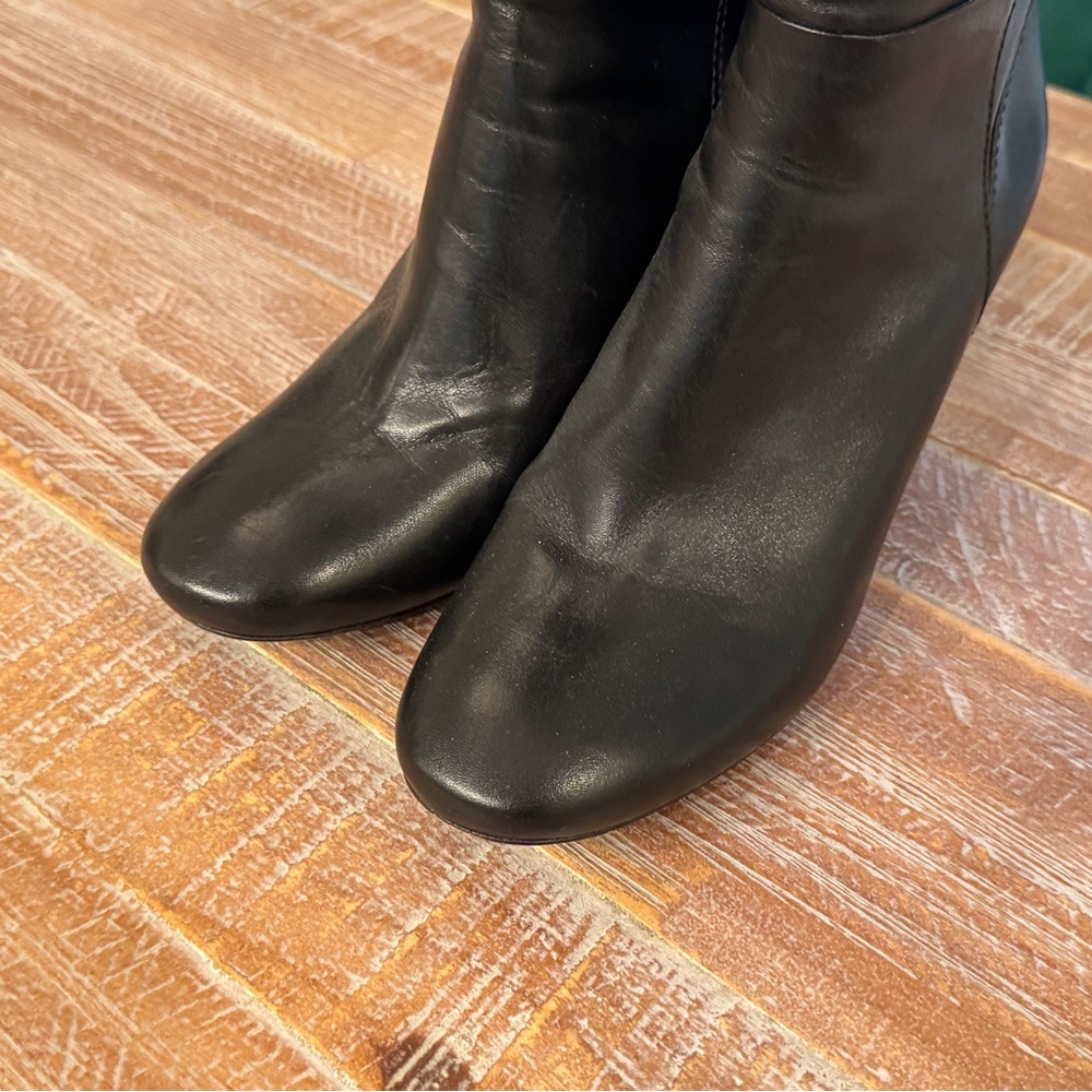 Tory Burch Elegant Black Knee-High Boots size 9 - Picture 3 of 12